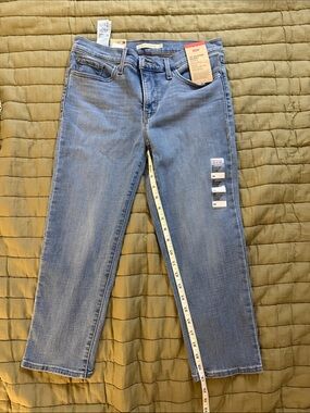 Levi’s 311 Shaping Skinny Capri Jeans Size 29 NWT